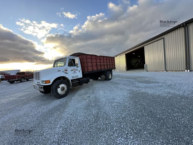 Image of International 4900 equipment image 1