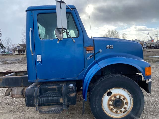 Image of International 4900 equipment image 3
