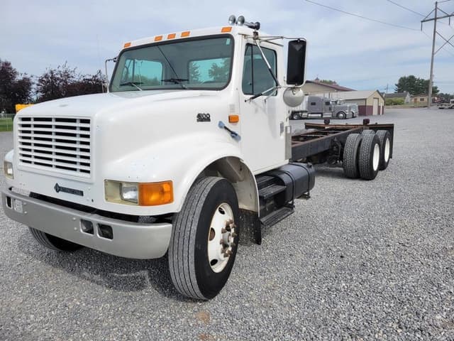 Image of International 4900 equipment image 1
