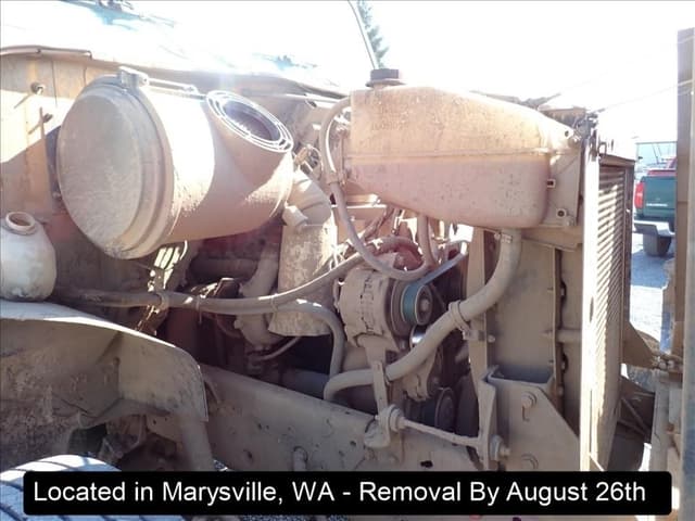 Image of International 4900 equipment image 3