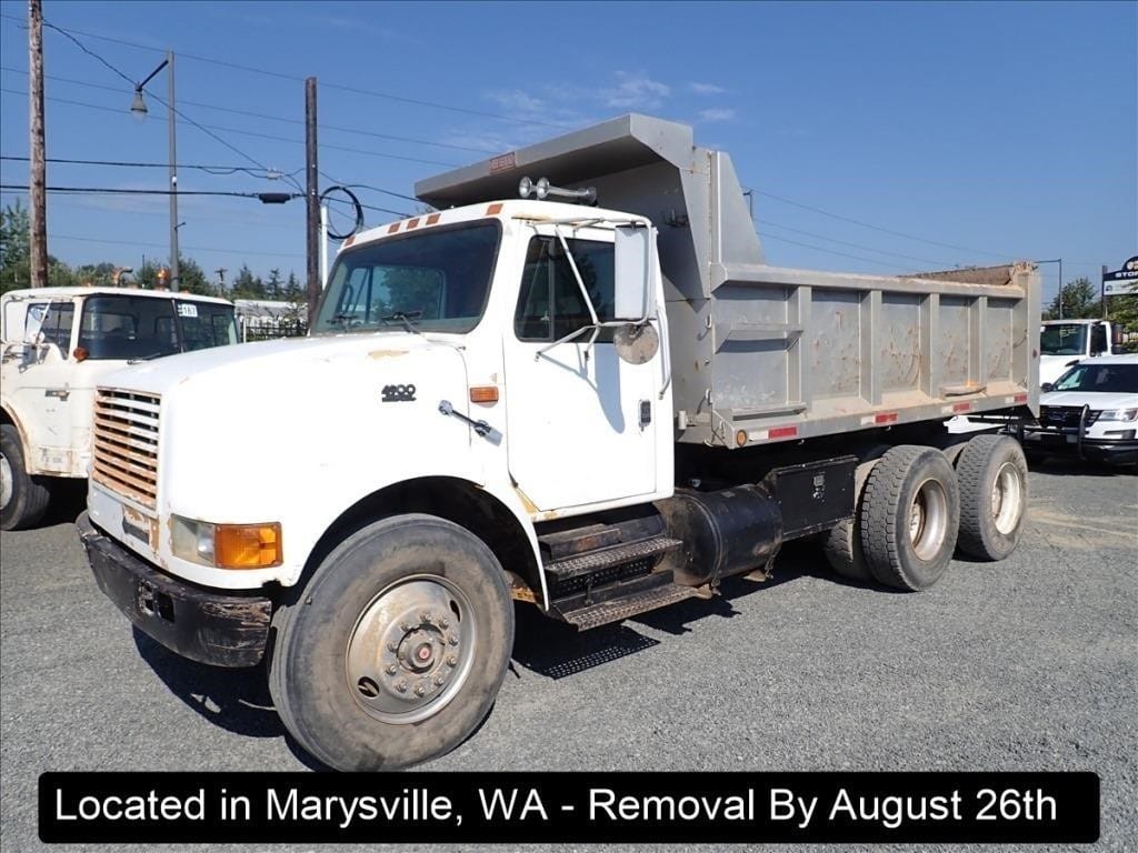 1997 International 4900 Equipment Image0
