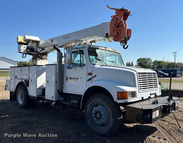 Image of International 4900 equipment image 2