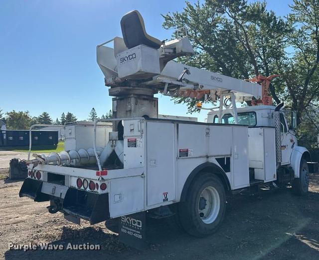 Image of International 4900 equipment image 4