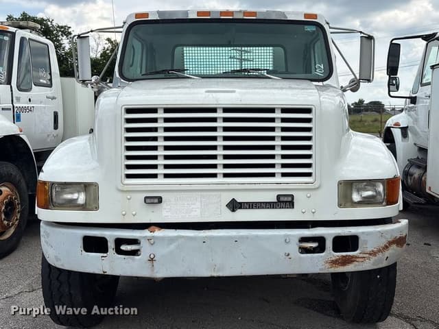 Image of International 4900 equipment image 1
