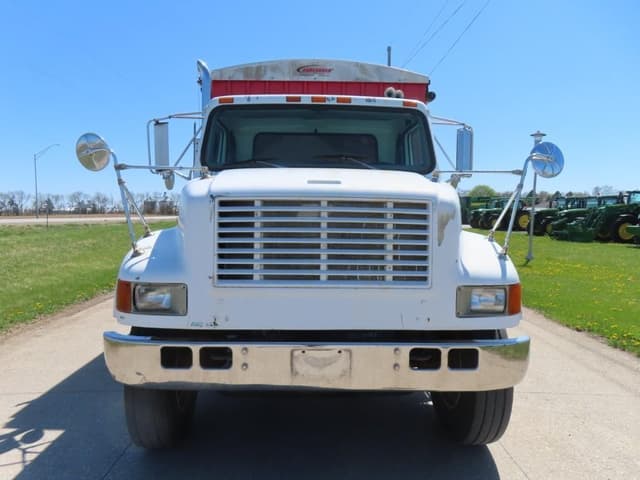 Image of International 4900 equipment image 2