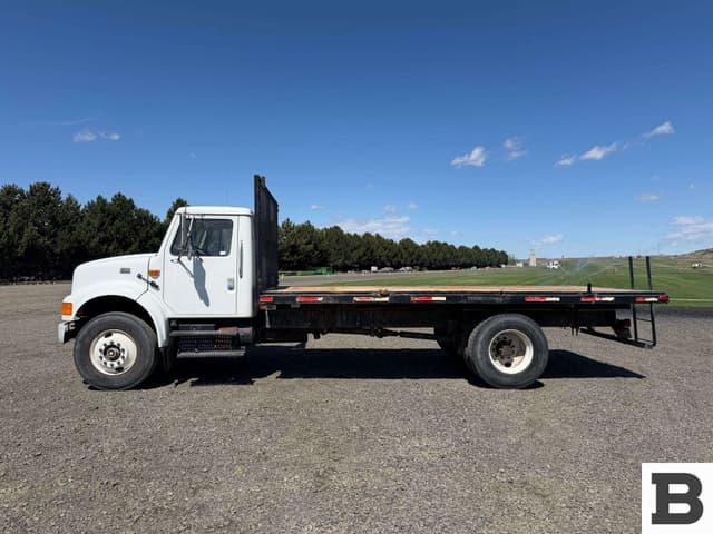 Image of International 4900 equipment image 1