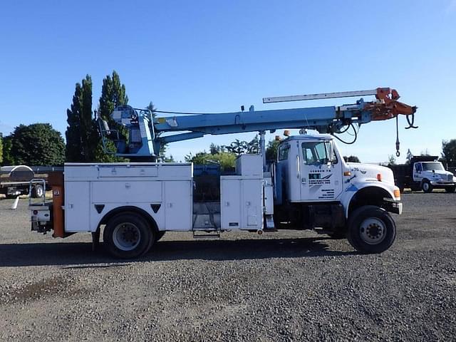 Image of International 4900 equipment image 2