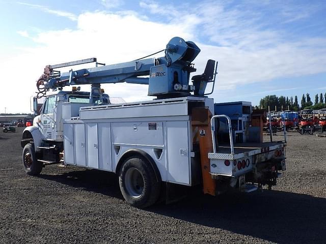 Image of International 4900 equipment image 4