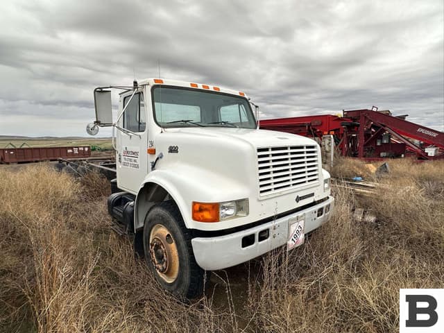 Image of International 4900 equipment image 4