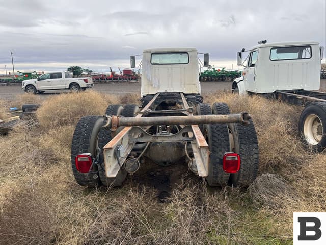 Image of International 4900 equipment image 2