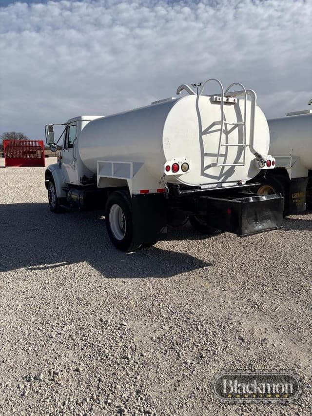 Image of International 4900 equipment image 1