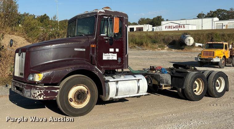 1997 International 9200 Equipment Image0