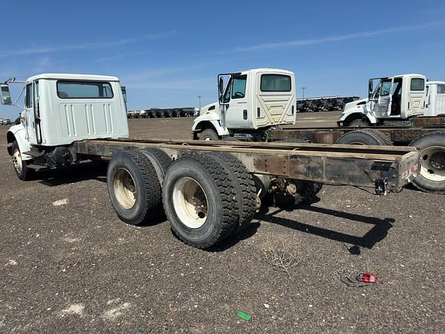 Image of International 4900 equipment image 3