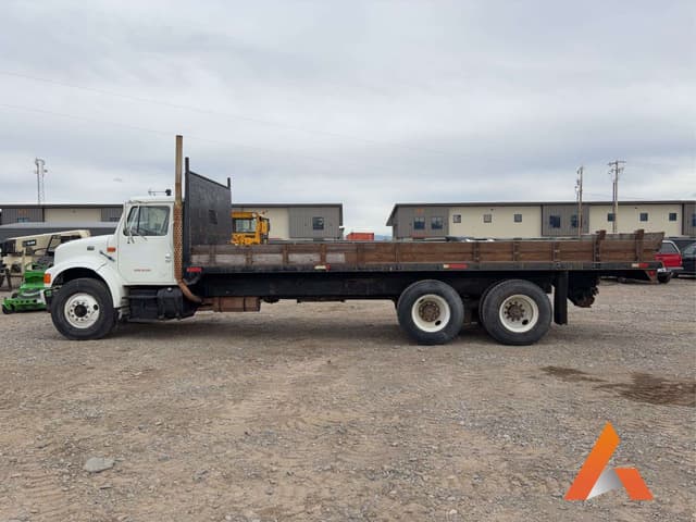 Image of International Navistar 4900 equipment image 1