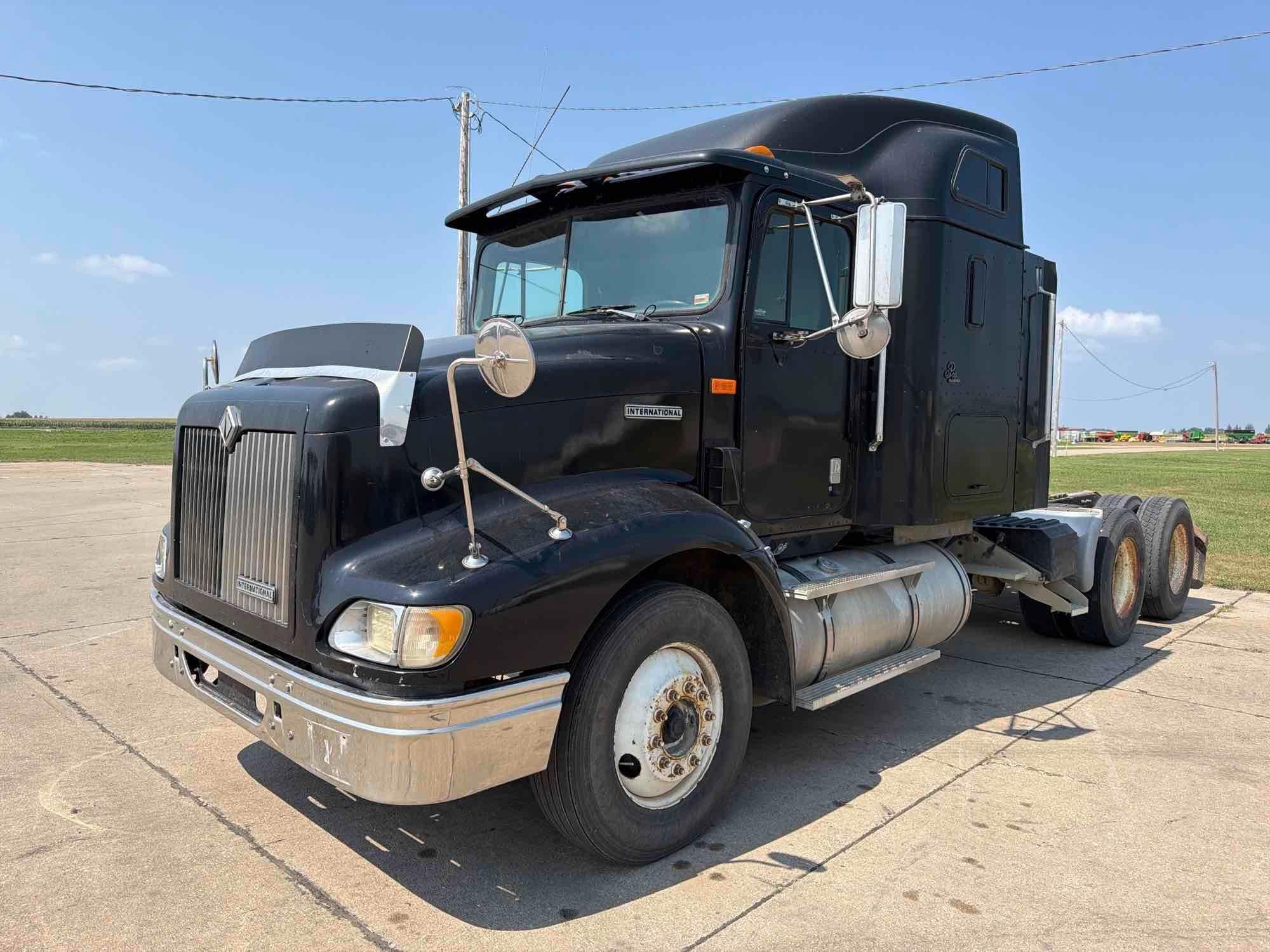 1997 International 9200 Equipment Image0