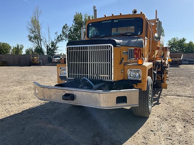 Image of International Paystar 5000 equipment image 1