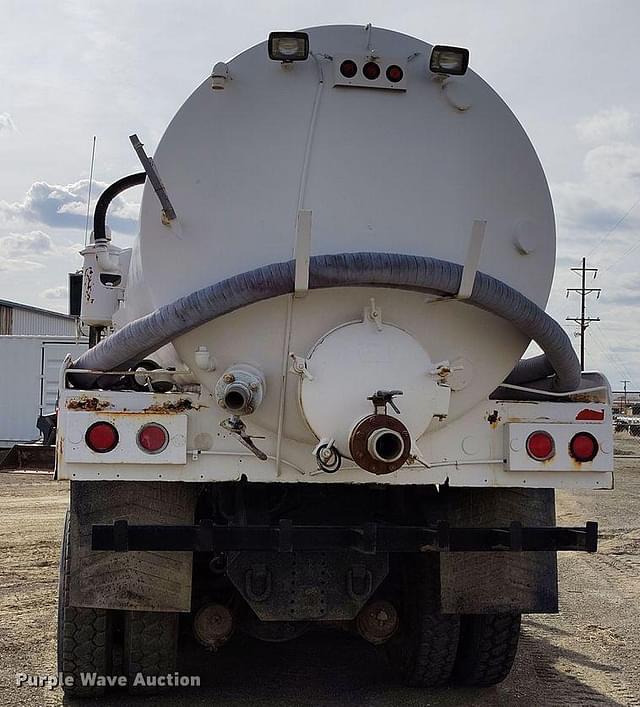 Image of International Paystar 5000 equipment image 3