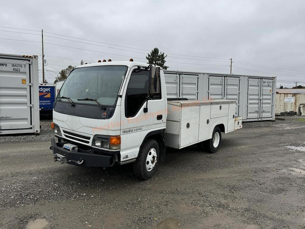 Image of Isuzu NPR Primary image