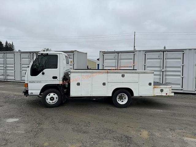 Image of Isuzu NPR equipment image 2