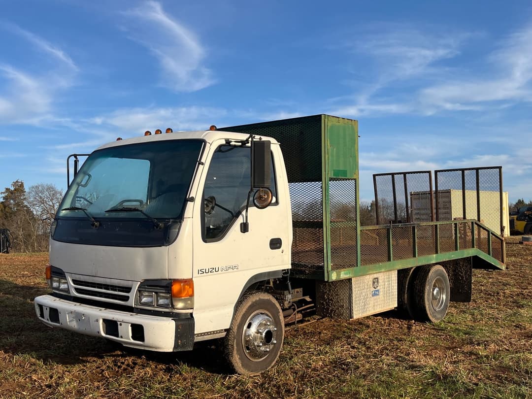 Image of Isuzu NPR Primary image