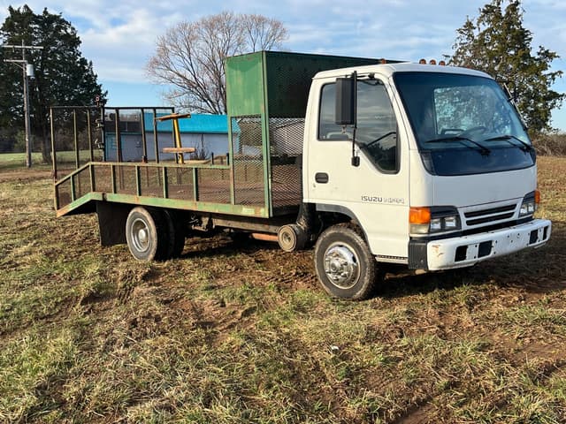 Image of Isuzu NPR equipment image 4