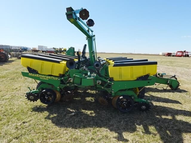 Image of John Deere 1760 equipment image 2