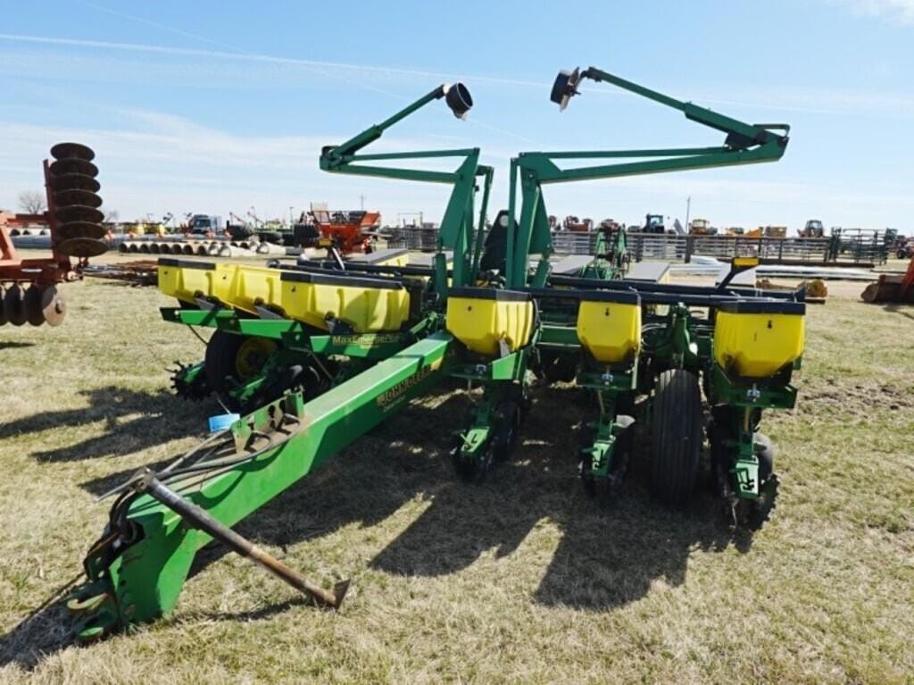 1997 John Deere 1760 Equipment Image0