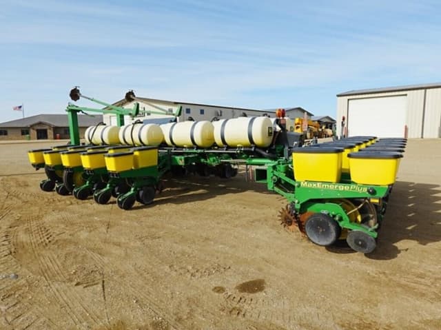 Image of John Deere 1770 equipment image 4