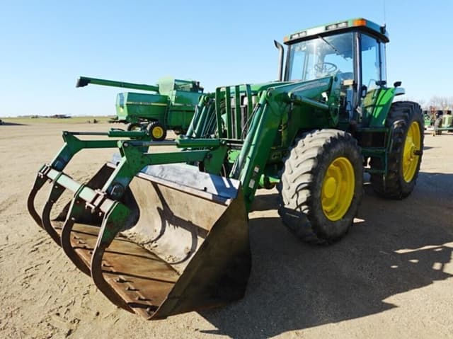 Image of John Deere 7810 equipment image 2