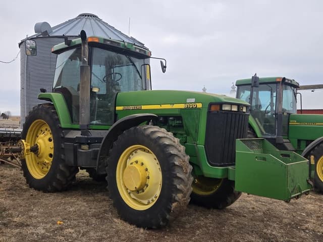 Image of John Deere 8100 equipment image 2
