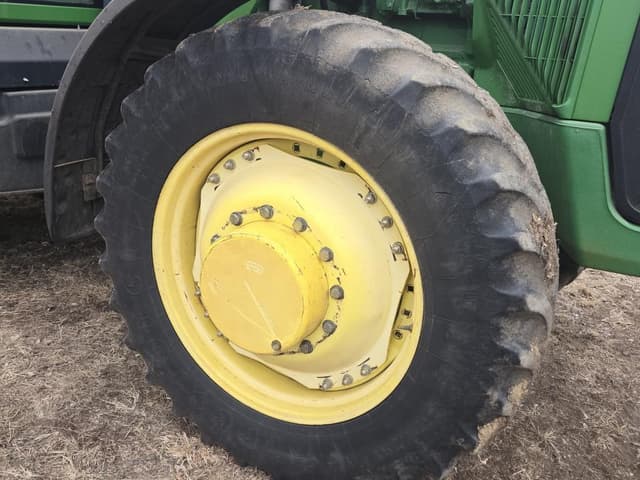 Image of John Deere 8100 equipment image 4