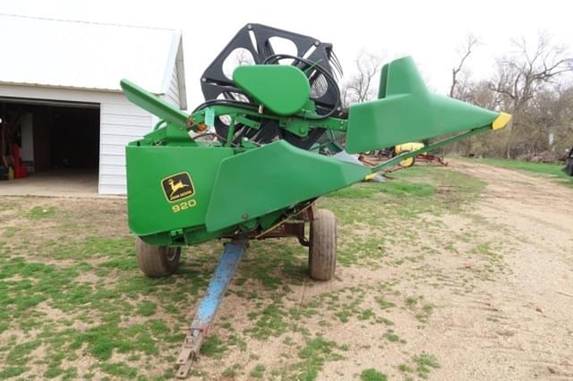 Image of John Deere 920 equipment image 1