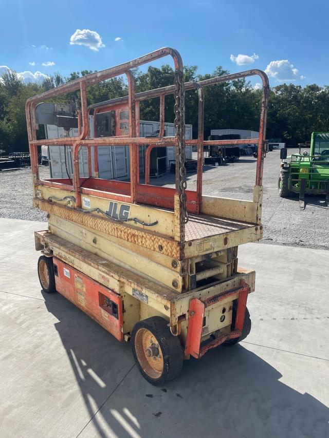 Image of JLG 2033E equipment image 2