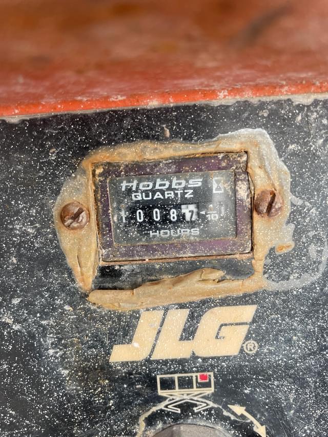 Image of JLG 2033E equipment image 4