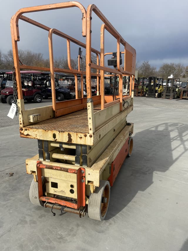 Image of JLG 2033E equipment image 2