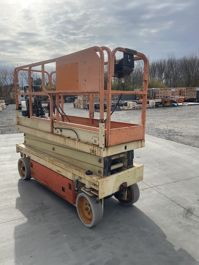 Image of JLG 2033E equipment image 1