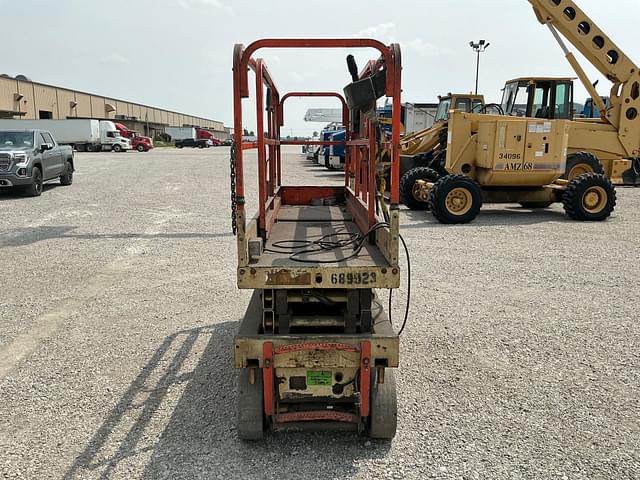 Image of JLG 2033E equipment image 3
