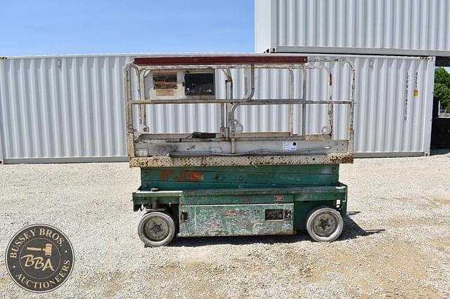 Image of JLG 2033E equipment image 2
