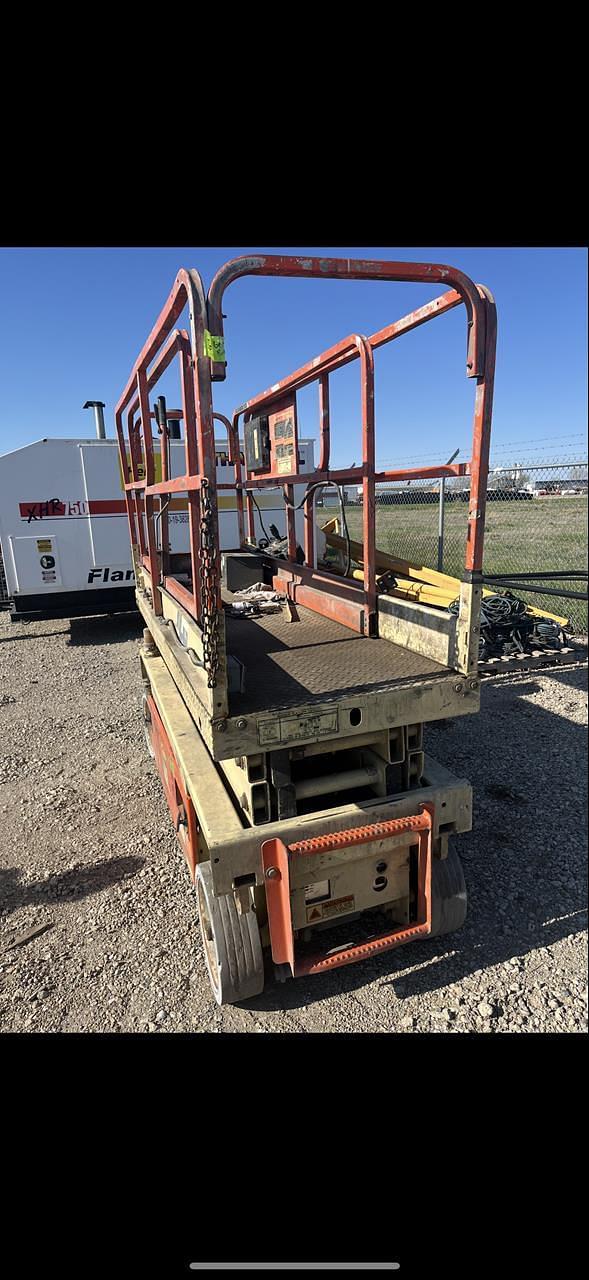 Image of JLG 2033E equipment image 3
