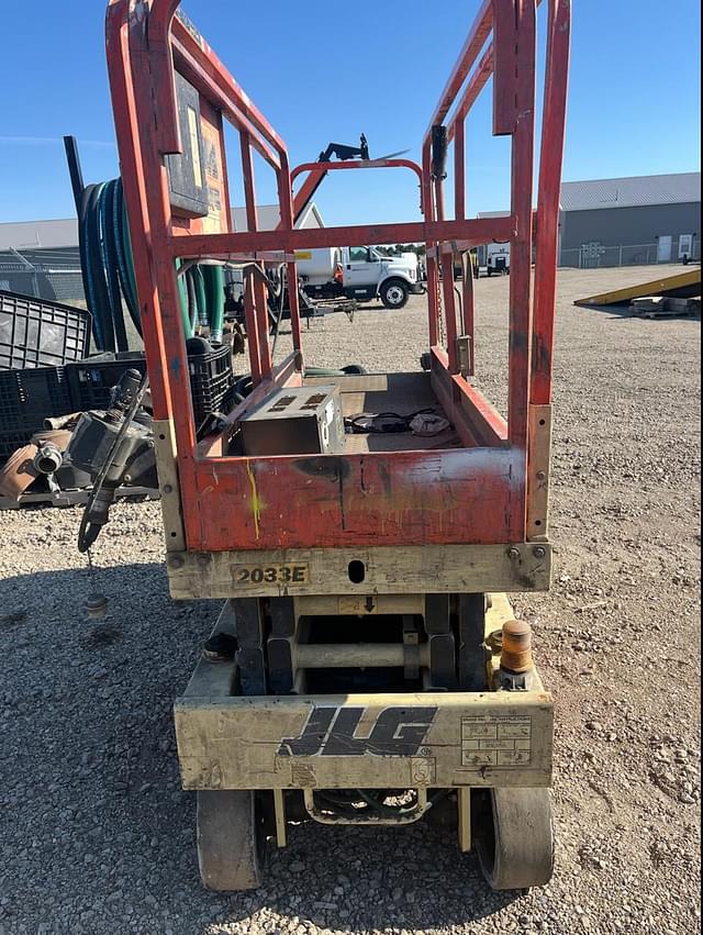 Image of JLG 2033E equipment image 4