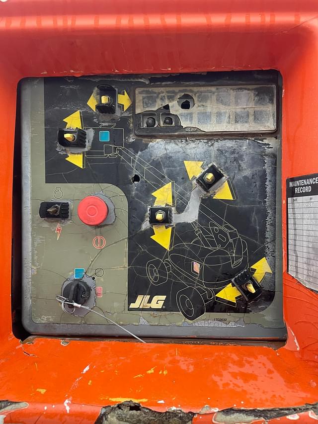 Image of JLG 600S equipment image 4