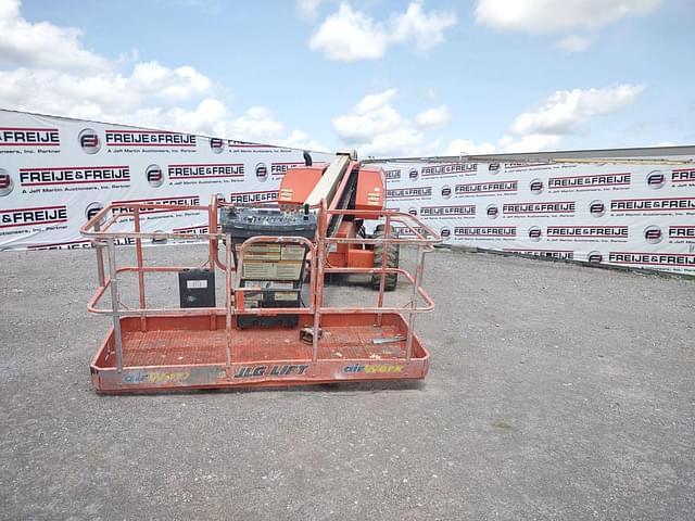 Image of JLG 600S equipment image 1
