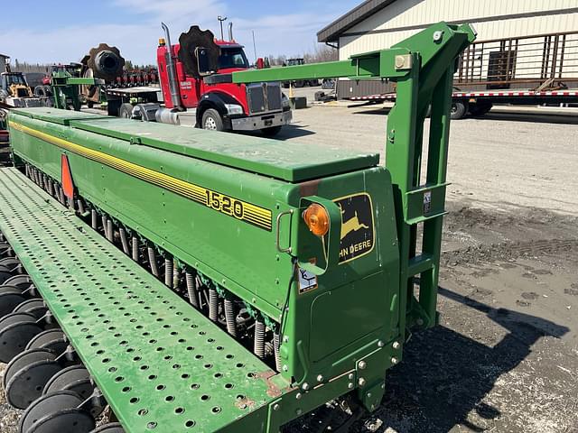Image of John Deere 1520 equipment image 4
