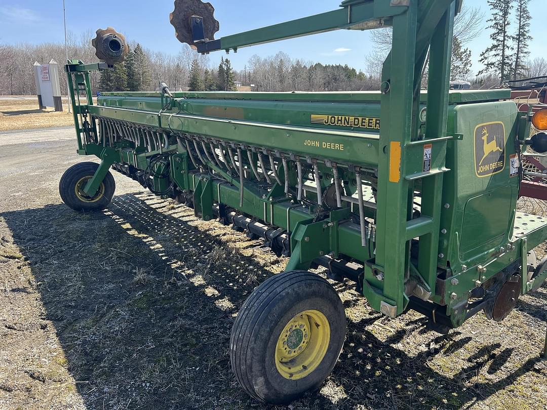 Image of John Deere 1520 Primary image