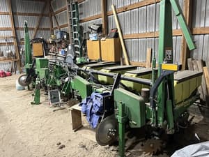 1997 John Deere 1700 Image