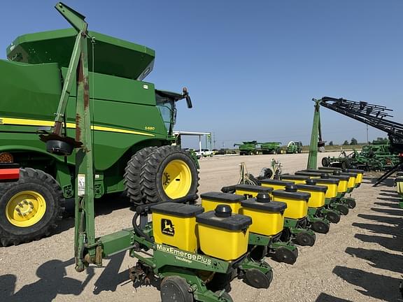 Image of John Deere 1710 equipment image 1