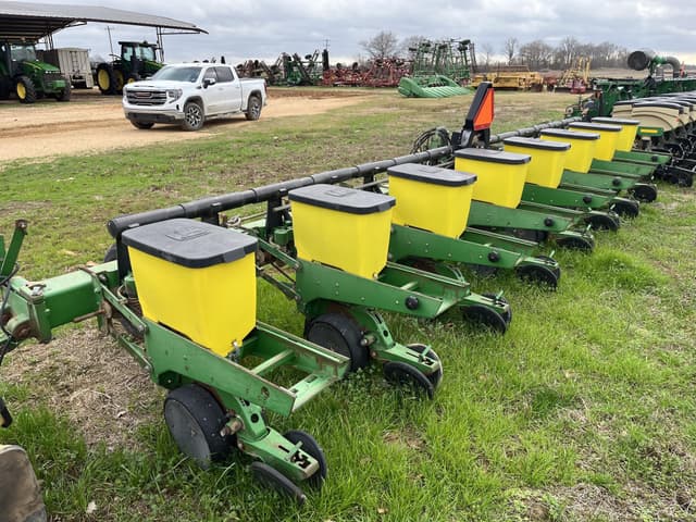 Image of John Deere 1730 equipment image 4