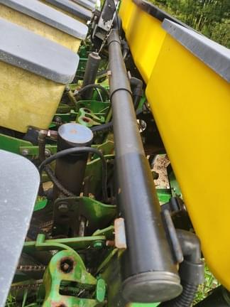 Image of John Deere 1750 equipment image 3