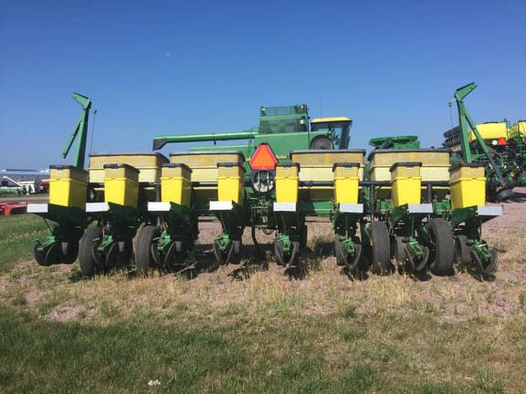 Main image John Deere 1750