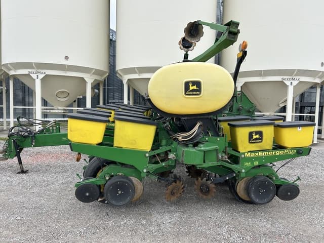 Image of John Deere 1760 equipment image 2